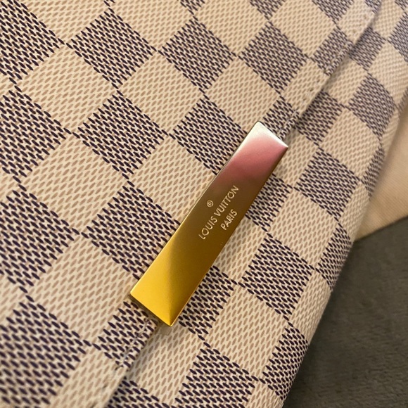 Louis Vuitton Favorite MM - Picture 8 of 8